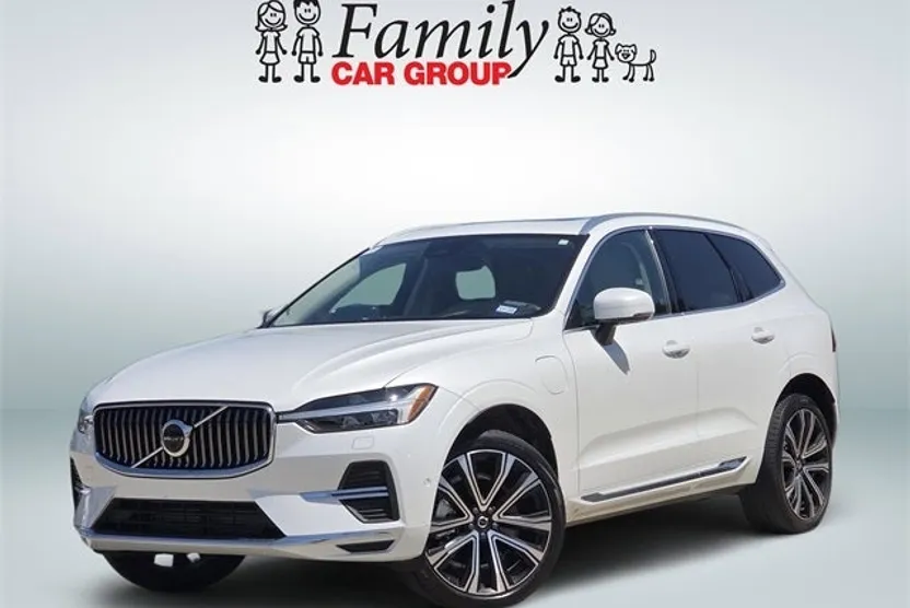 2023 Volvo XC60 Recharge Hybrid Ultimate photo 1