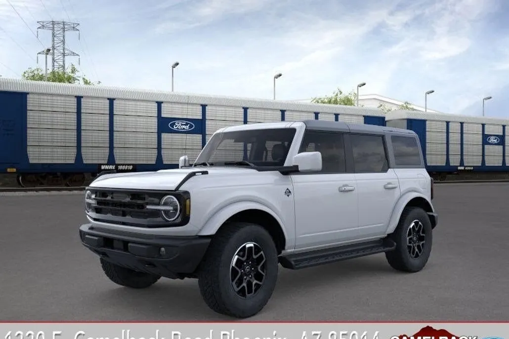2025 Ford Bronco Outer Banks photo 1