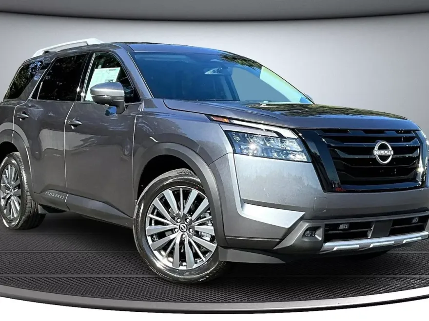 2025 Nissan Pathfinder SL photo 1