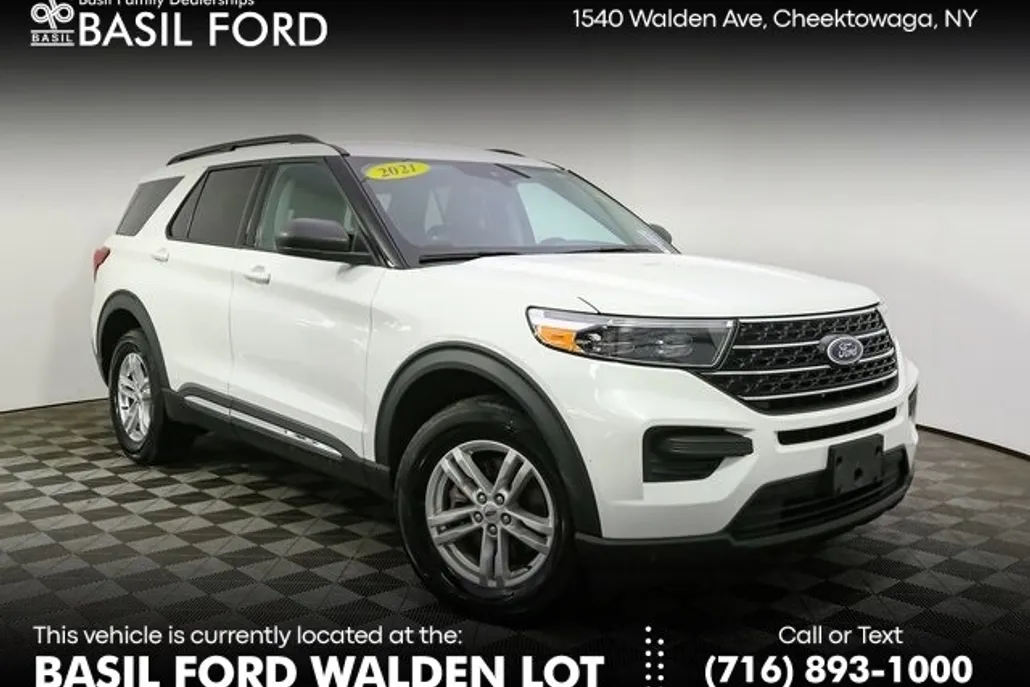 2021 Ford Explorer XLT photo 1