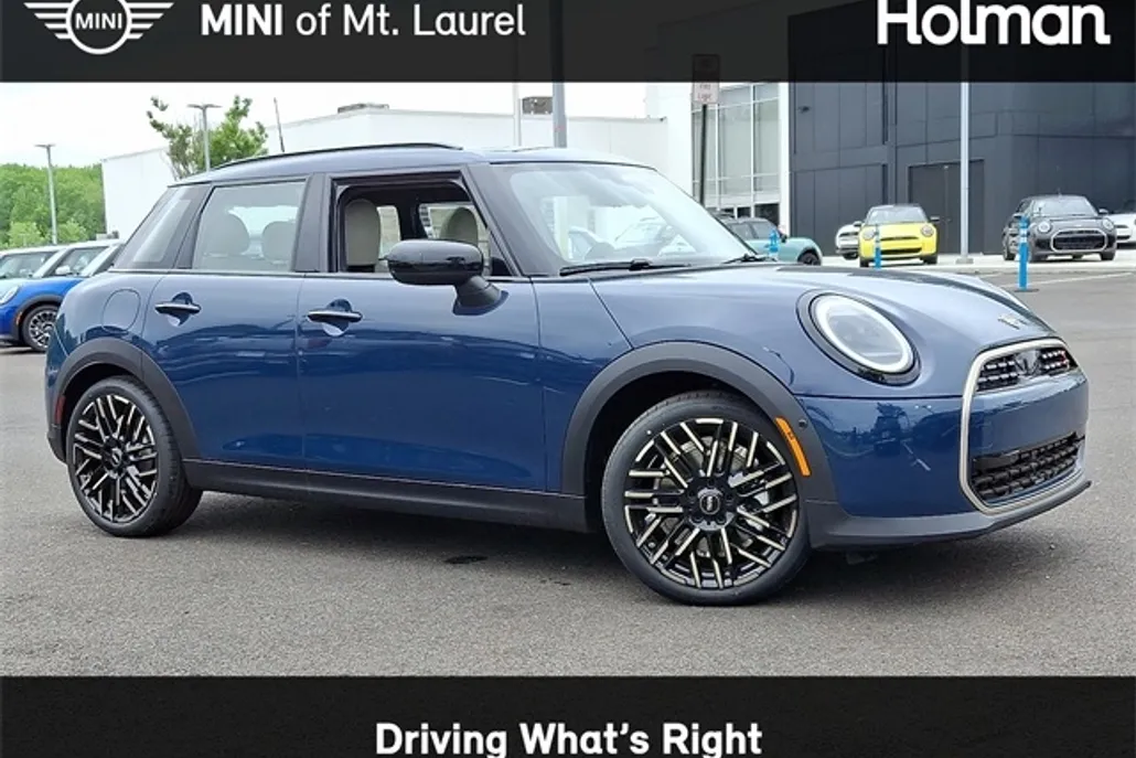 2025 Mini Cooper 4 Door Hardtop Signature photo 1