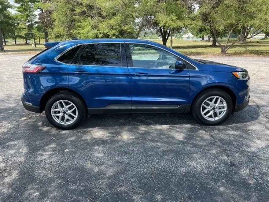 2023 Ford Edge SEL photo 1