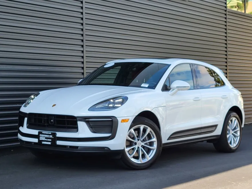 2025 Porsche Macan T photo 1