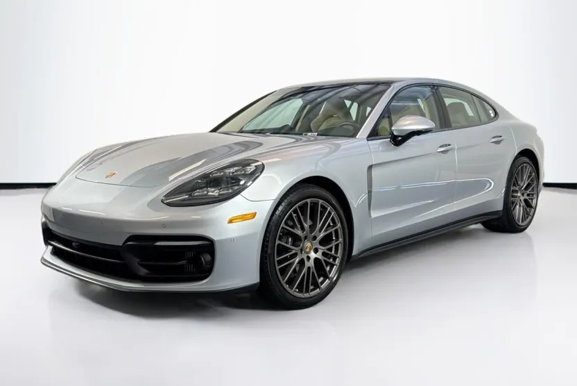 2022 Porsche Panamera 4 photo 1
