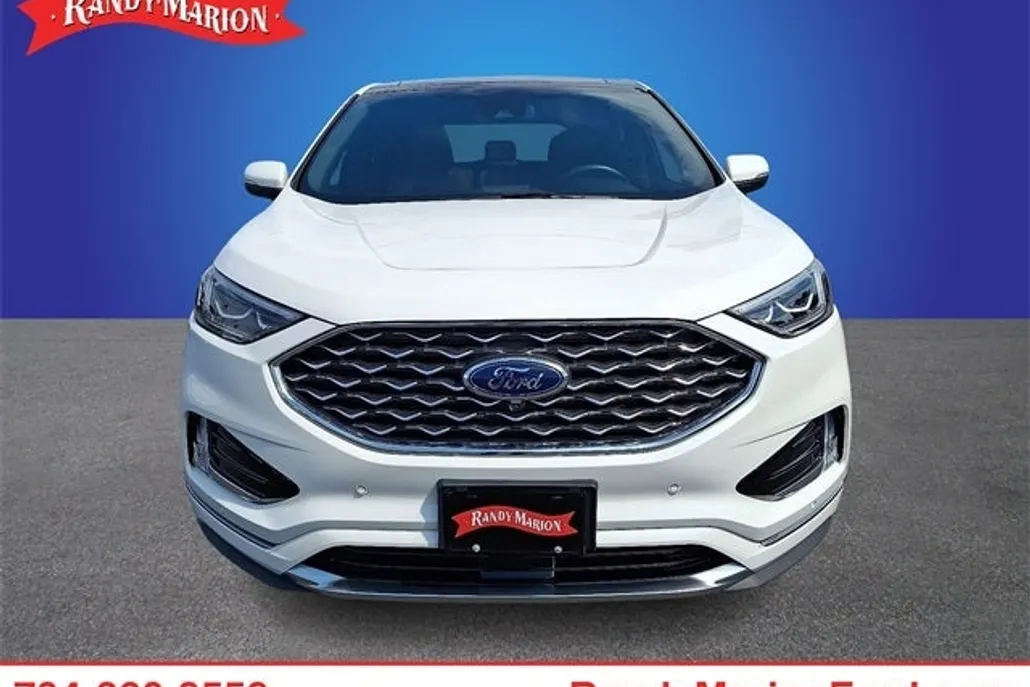 2021 Ford Edge Titanium photo 1