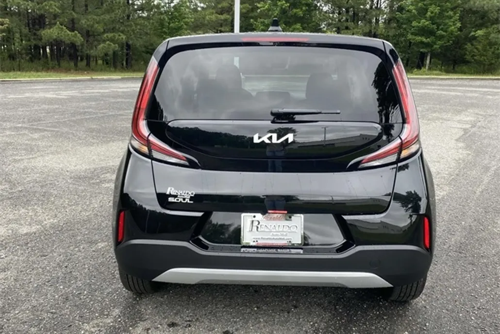 2025 Kia Soul LX photo 1