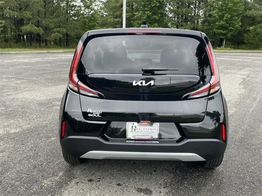 2025 Kia Soul LX photo 1