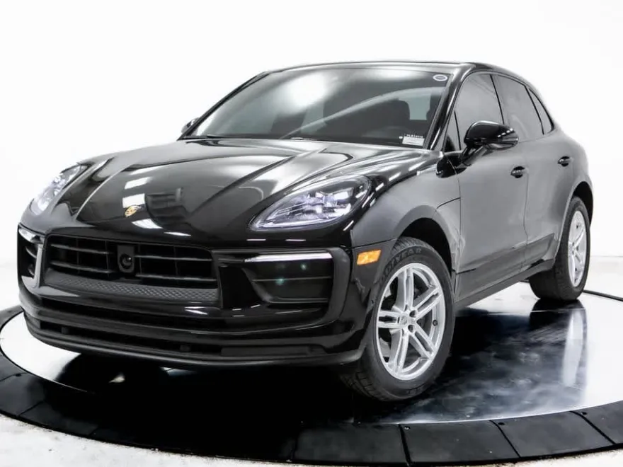 2023 Porsche Macan Base photo 1