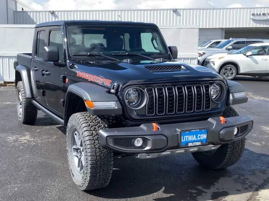 2025 Jeep Gladiator Mojave photo 3