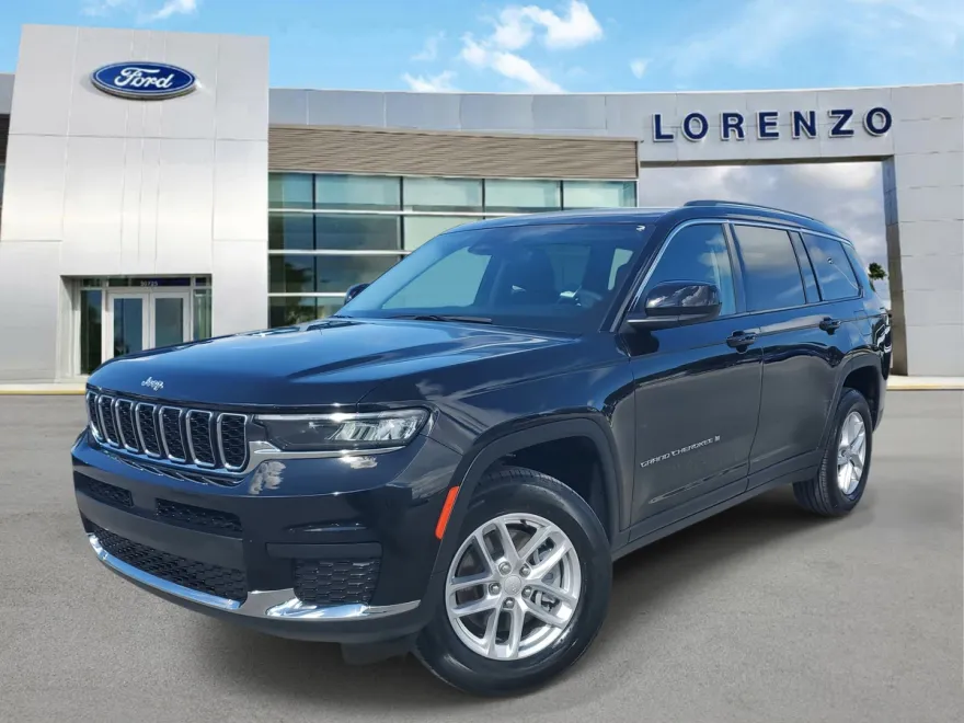 2023 Jeep Grand Cherokee Laredo photo 1
