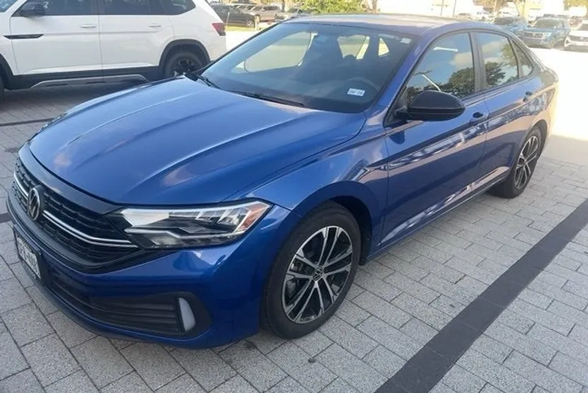 2022 Volkswagen Jetta Sport photo 1
