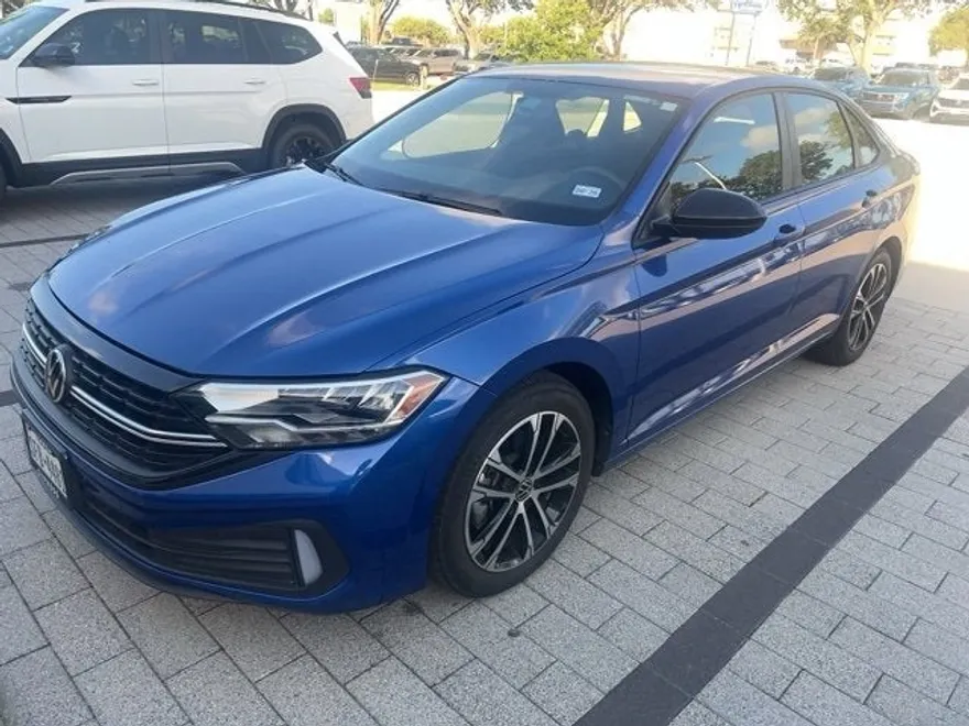 2022 Volkswagen Jetta Sport photo 1