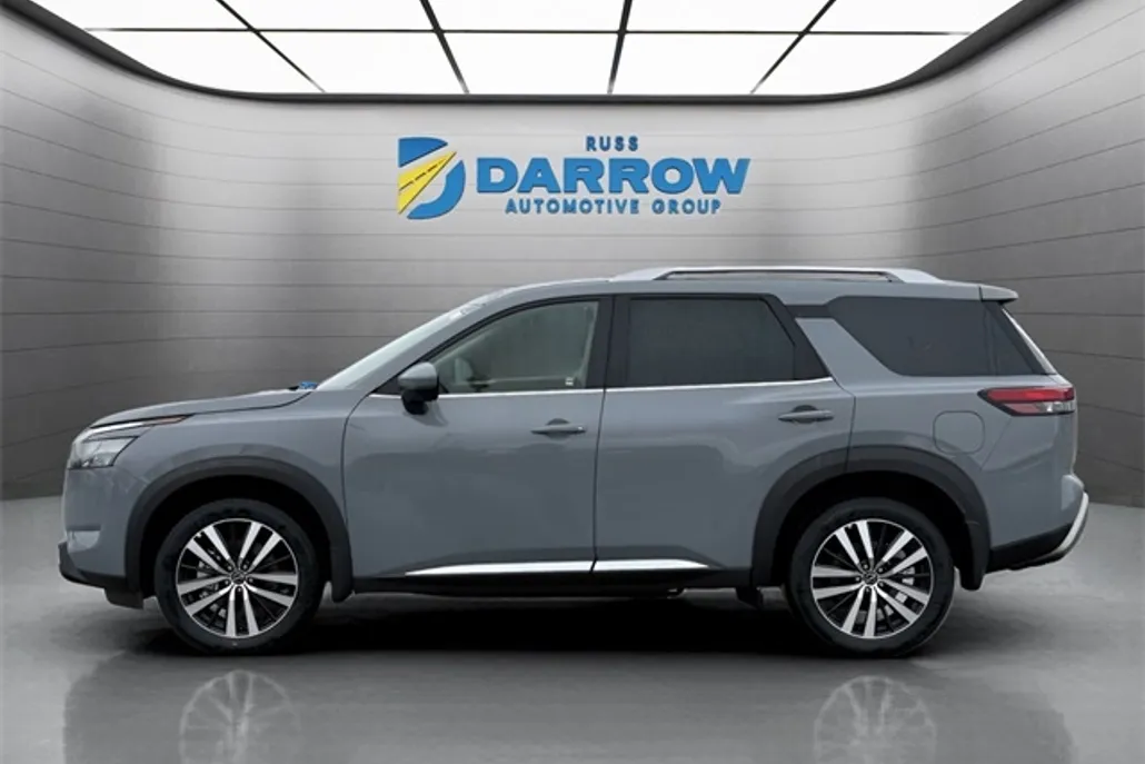 2025 Nissan Pathfinder Platinum photo 1