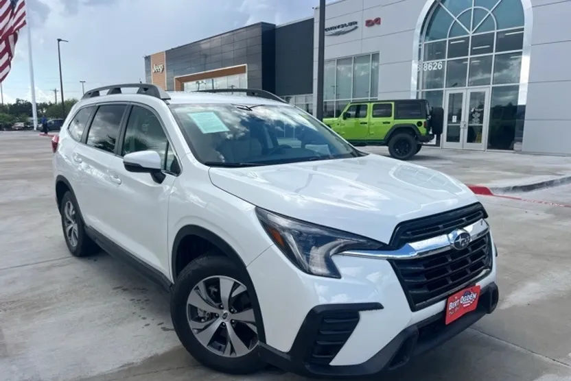 2023 Subaru Ascent Premium photo 1