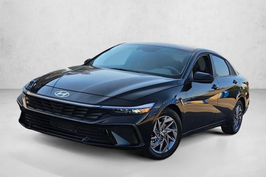 2024 Hyundai Elantra SEL photo 1
