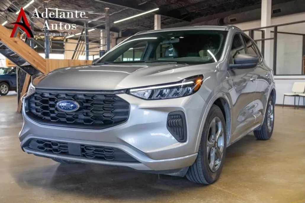2024 Ford Escape ST-Line photo 1