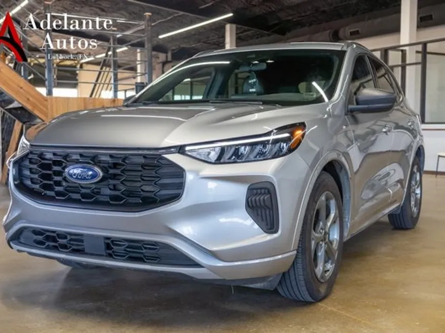 2024 Ford Escape ST-Line photo 1
