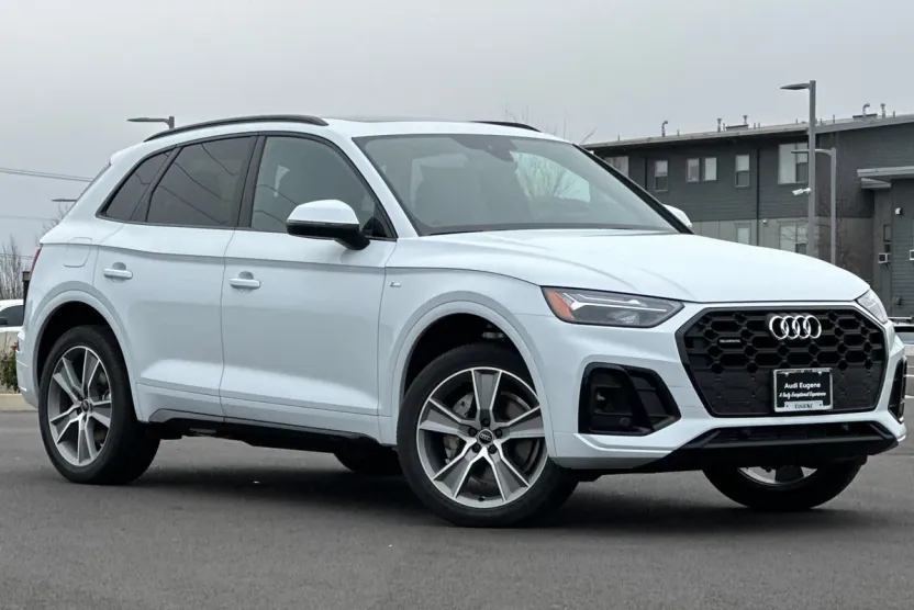 2025 Audi Q8 55 Premium Plus photo 1