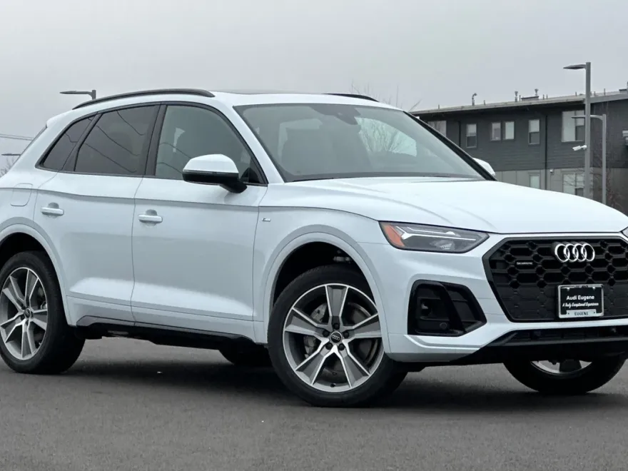 2025 Audi Q8 55 Premium Plus photo 1