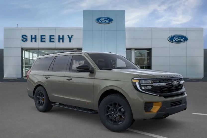 2025 Ford Expedition photo 1