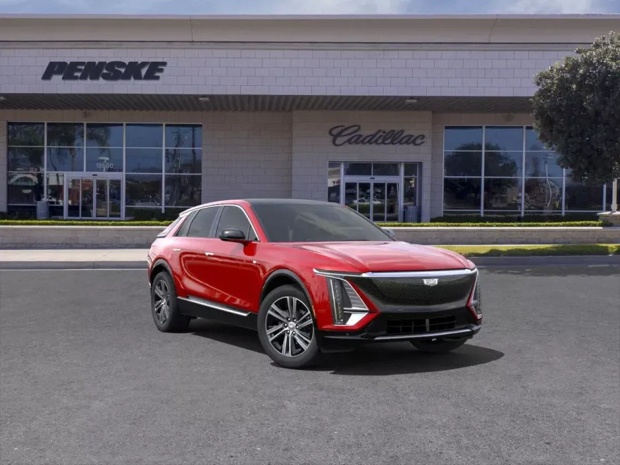2025 Cadillac Lyriq Luxury photo 1