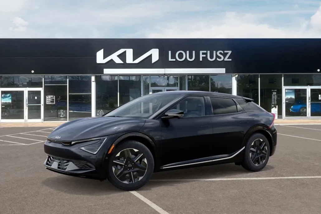 2025 Kia EV6 Wind photo 1