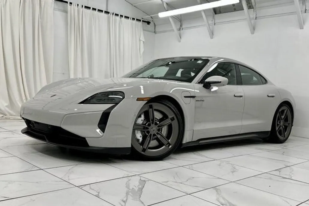 2025 Porsche Taycan Turbo photo 1