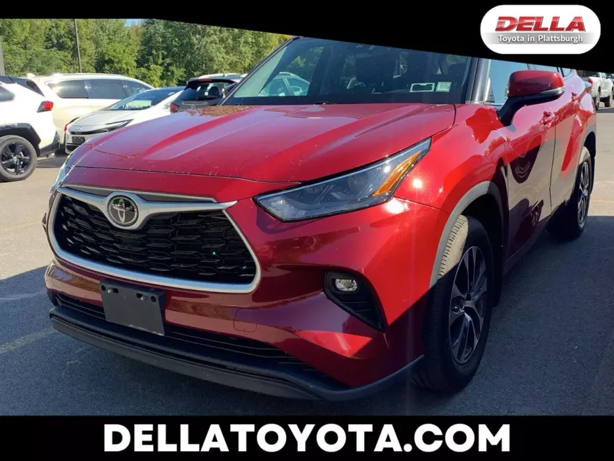2022 Toyota Highlander XLE photo 1