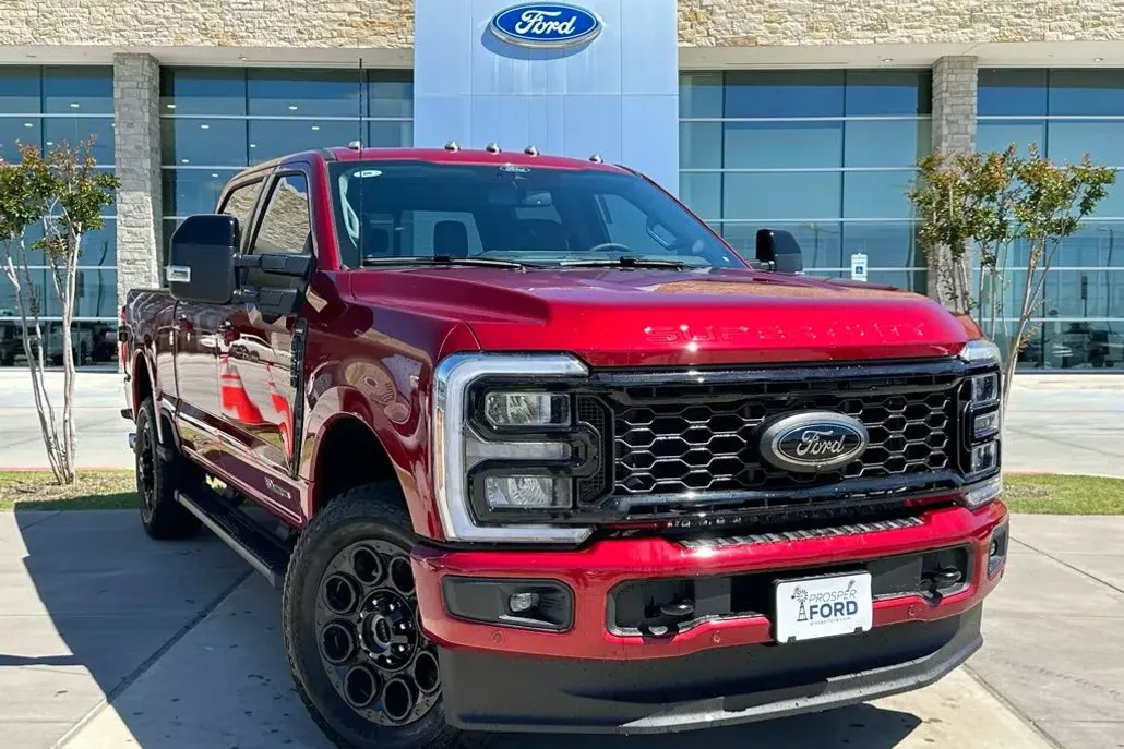 2025 Ford F-250 Lariat photo 1