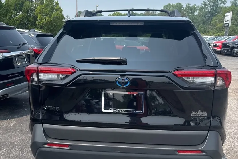 2024 Toyota RAV4 Hybrid LE photo 1