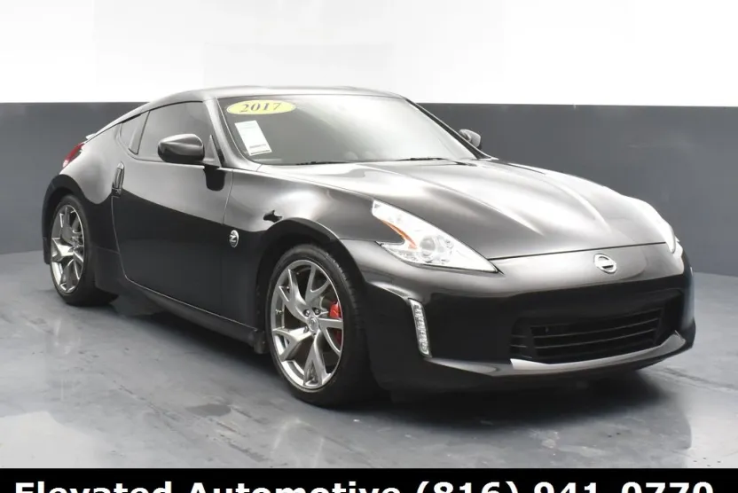 2017 Nissan 370Z Sport Tech photo 1
