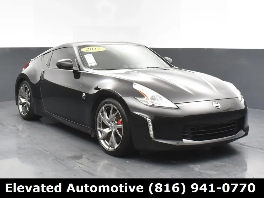 2017 Nissan 370Z Sport Tech photo 1
