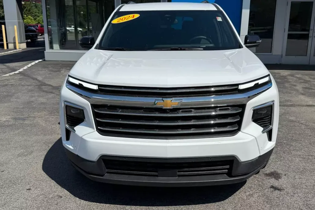 2024 Chevrolet Traverse photo 1