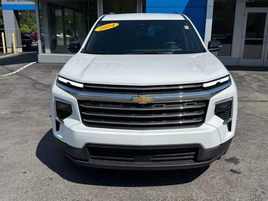 2024 Chevrolet Traverse photo 1