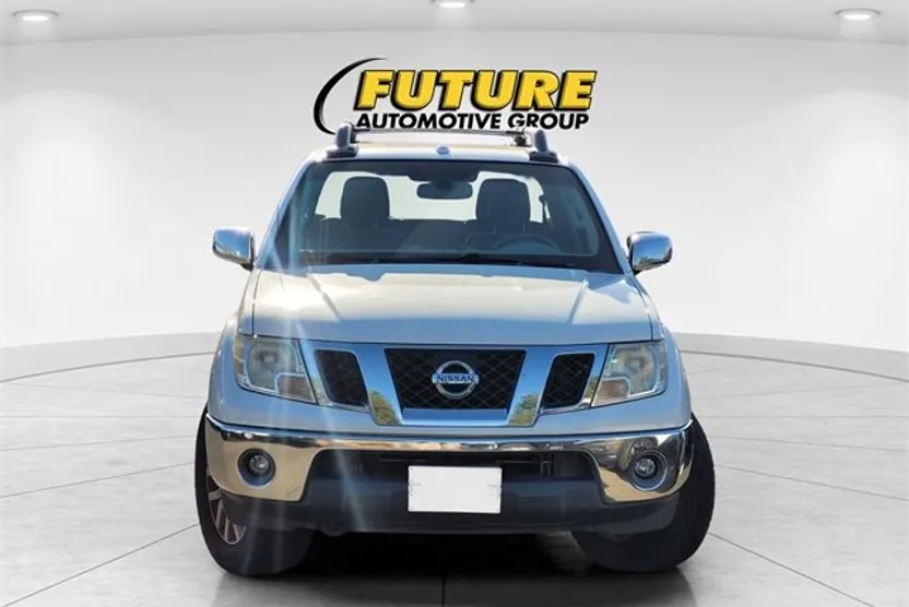 2012 Nissan Frontier SL photo 1