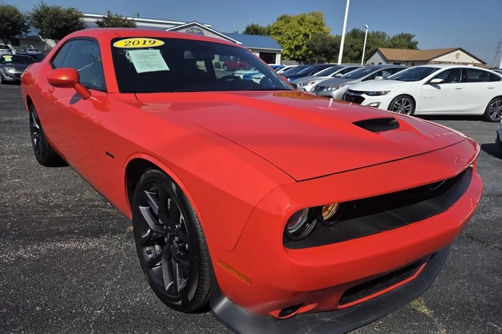 2019 Dodge Challenger R/T photo 1