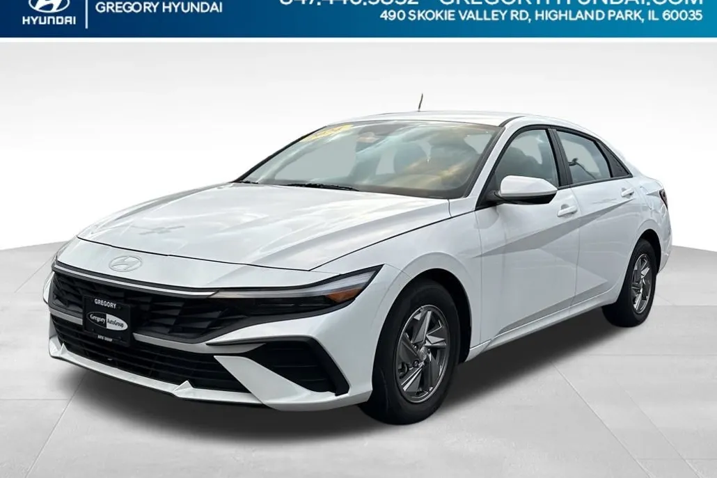 2024 Hyundai Elantra SE photo 1