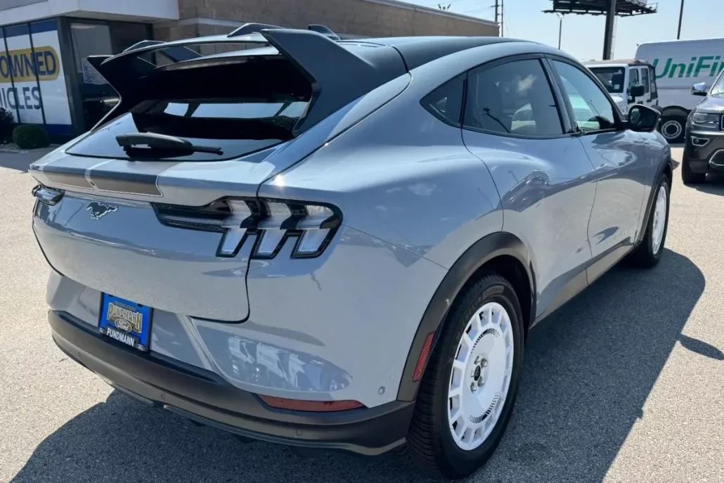 2024 Ford Mustang Mach-E GT photo 1