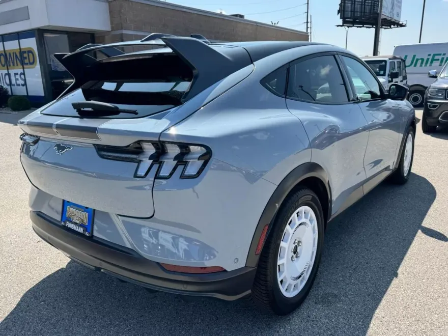2024 Ford Mustang Mach-E GT photo 1