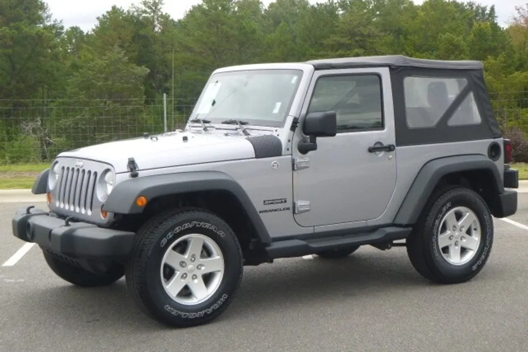 2013 Jeep Wrangler Sport photo 1
