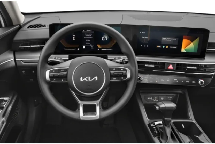 2025 Kia K5 LXS photo 3