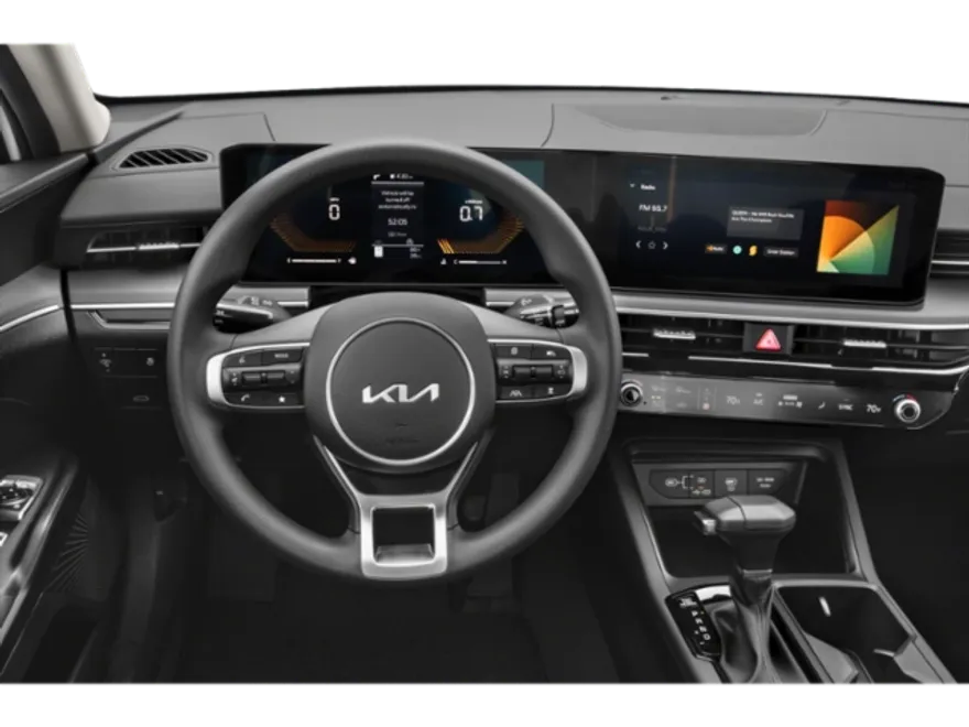 2025 Kia K5 LXS photo 3