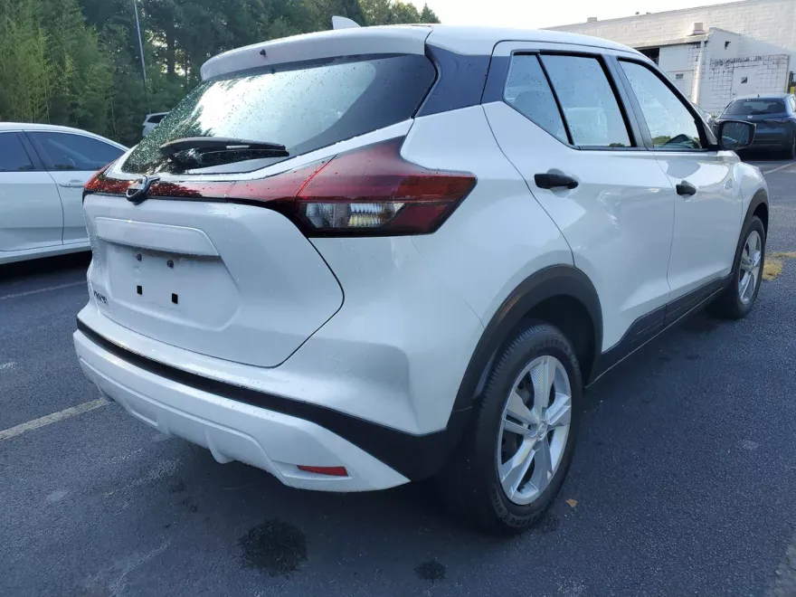 2024 Nissan Kicks S photo 1