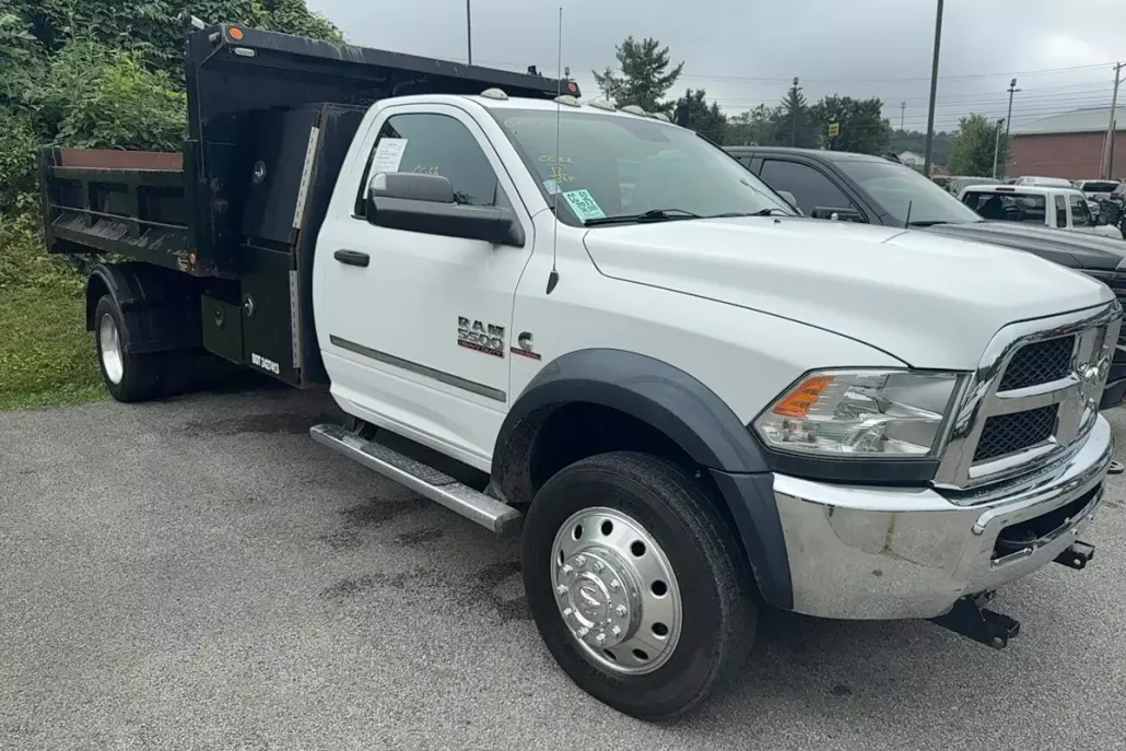 2017 Ram 5500 Tradesman SLT photo 1