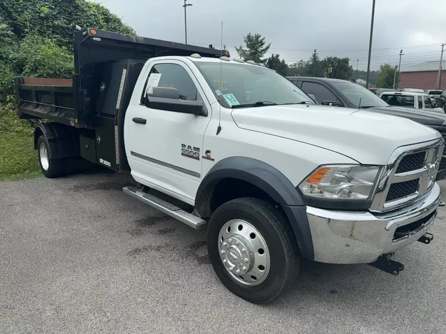 2017 Ram 5500 Tradesman SLT photo 1