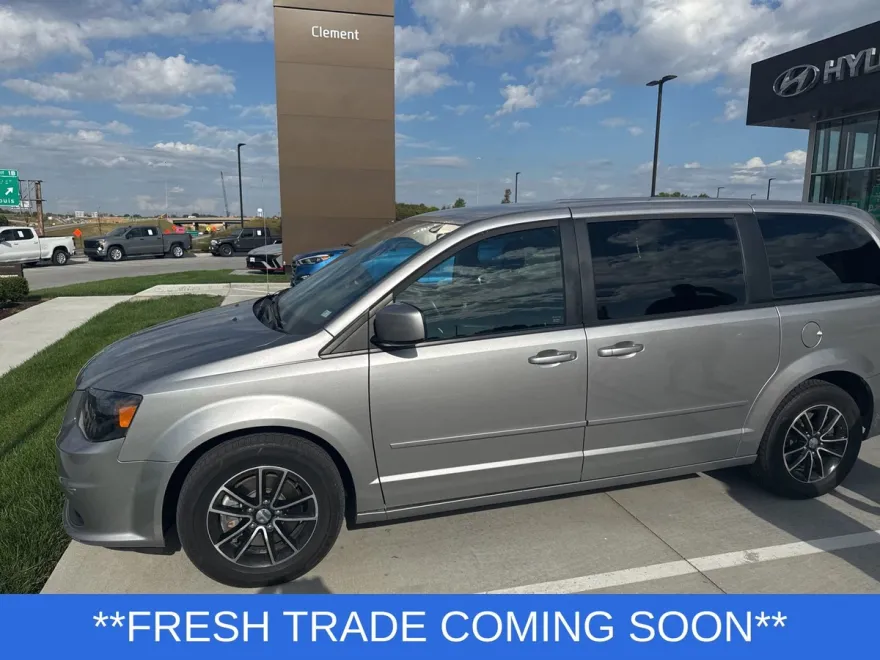 2016 Dodge Grand Caravan SXT photo 1