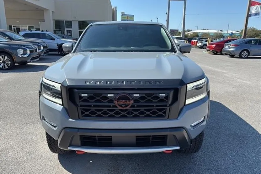 2024 Nissan Frontier photo 1