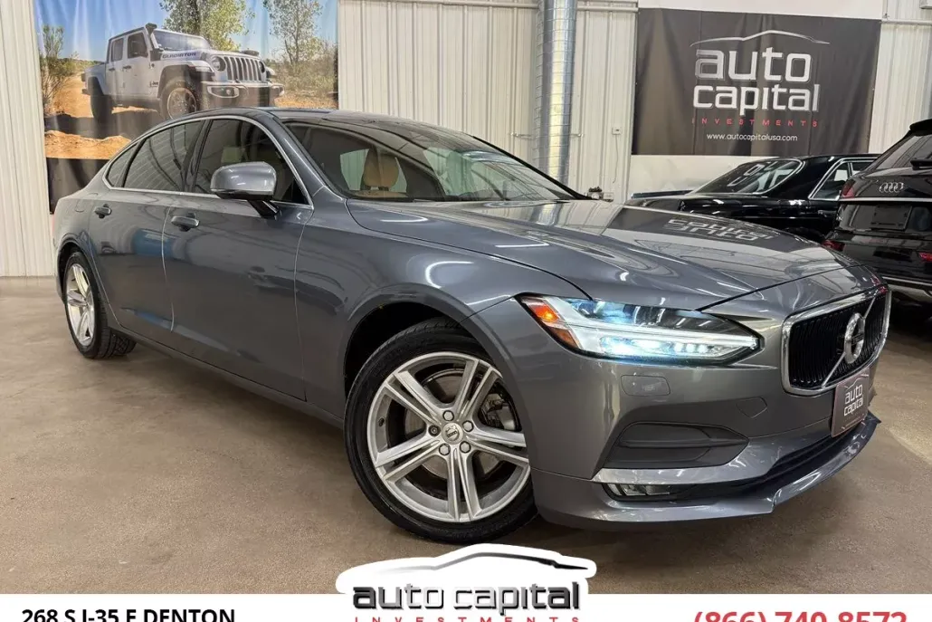 2018 Volvo S90 Momentum Plus photo 1