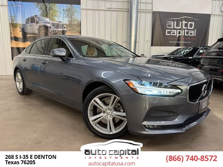 2018 Volvo S90 Momentum Plus photo 1