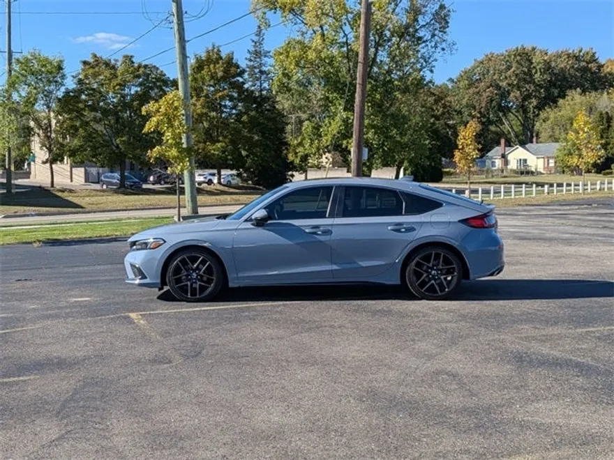 2023 Honda Civic Sport Touring photo 1